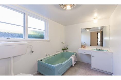 Photo of property in 16a Cashmere Road, Cashmere, Christchurch, 8022