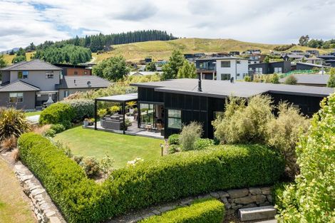 Photo of property in 1 Kirimoko Crescent, Wanaka, 9305