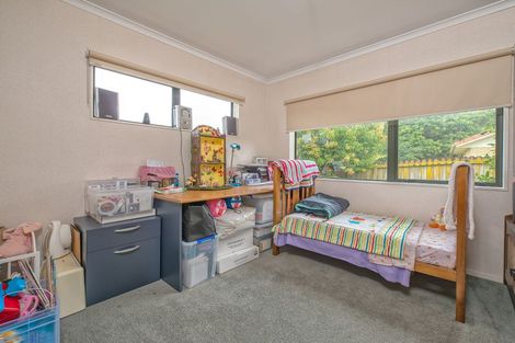 Photo of property in 52 Montilla Place, Manurewa, Auckland, 2102