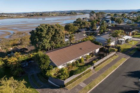 Photo of property in 16 Sunny Bay Road, Matua, Tauranga, 3110