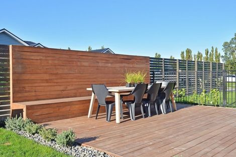 Photo of property in 7 James Kidd Place, Greytown, 5712