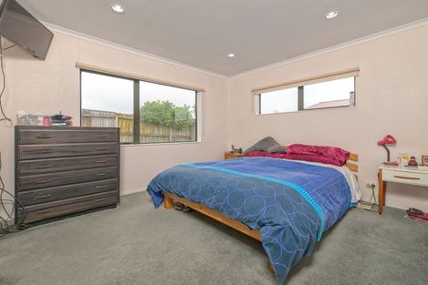 Photo of property in 52 Montilla Place, Manurewa, Auckland, 2102