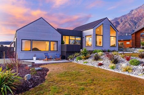 Photo of property in 8 Brett Lane, Jacks Point, Queenstown, 9371