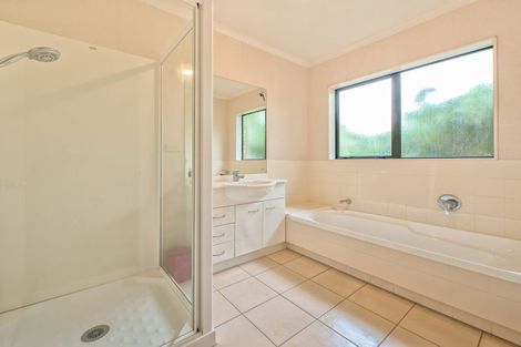Photo of property in 52 Montilla Place, Manurewa, Auckland, 2102
