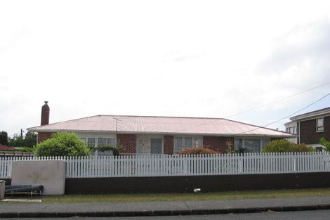 Photo of property in 17 Nile Road, Kelston, Auckland, 0602