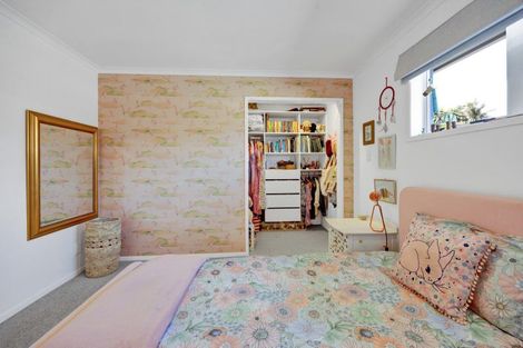 Photo of property in 8 Hussey Street, Oakura, 4314