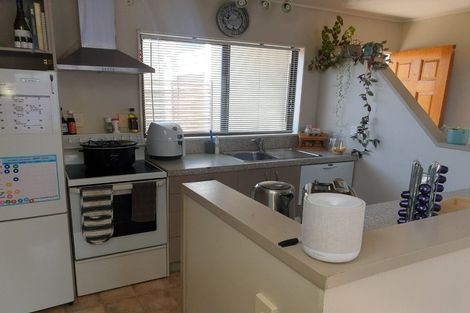 Photo of property in 2/708 Terrace Road, Parkvale, Hastings, 4122