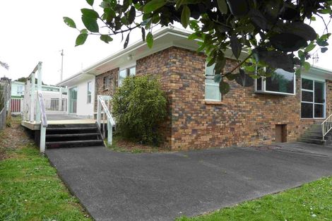 Photo of property in 1/22 Robert Burke Place, Henderson, Auckland, 0612