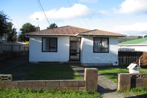 Photo of property in 52 Holland Street, Wainuiomata, Lower Hutt, 5014