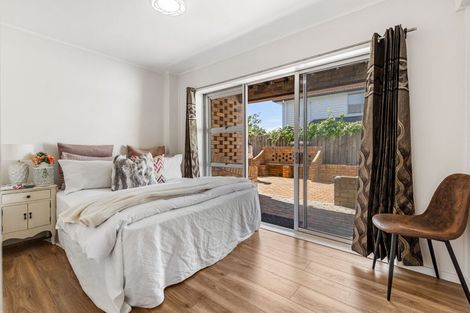 Photo of property in 1/100 Titirangi Road, New Lynn, Auckland, 0600