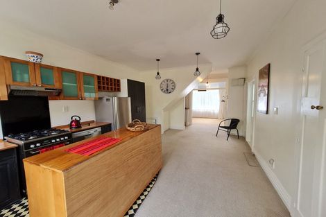 Photo of property in 6 Porritt Avenue, Mount Victoria, Wellington, 6011