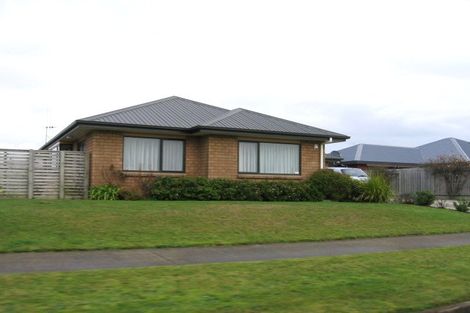 Photo of property in 20 Fernlea Avenue, Kelvin Grove, Palmerston North, 4414