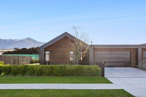Photo of property in 51 Obelisk Street, Wanaka, 9305