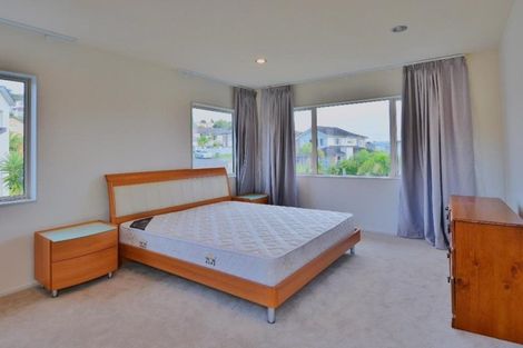 Photo of property in 16 Loughros Place, Pinehill, Auckland, 0632