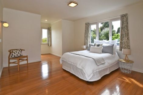 Photo of property in 50 Dyers Pass Road, Cashmere, Christchurch, 8022