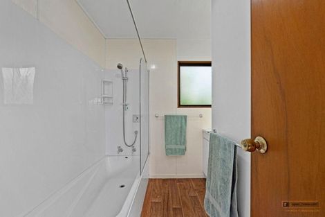 Photo of property in 1/32 Parakai Avenue, Parakai, 0830