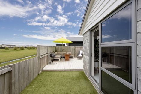 Photo of property in 32 Batty Street, Papamoa Beach, Papamoa, 3118