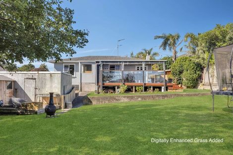 Photo of property in 105 Omata Road, Marfell, New Plymouth, 4310