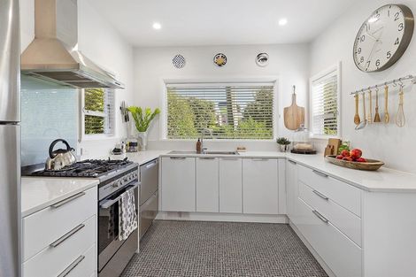 Photo of property in 11 Beacon Hill Road, Strathmore Park, Wellington, 6022