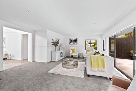 Photo of property in 1/22 Bevyn Street, Castor Bay, Auckland, 0620