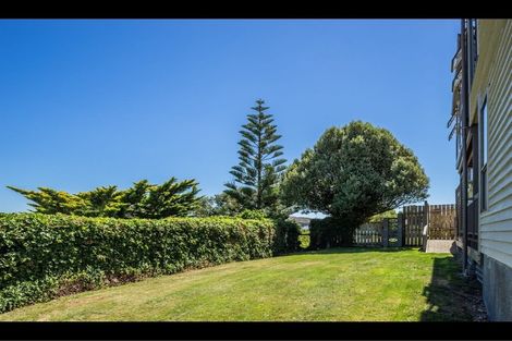 Photo of property in 3 Tregear Place, Camborne, Porirua, 5026