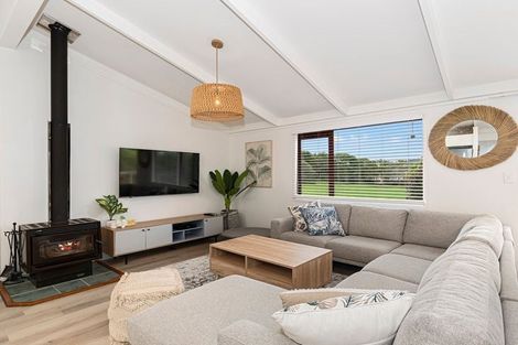 Photo of property in 1951 Cove Road, Mangawhai, Kaiwaka, 0573