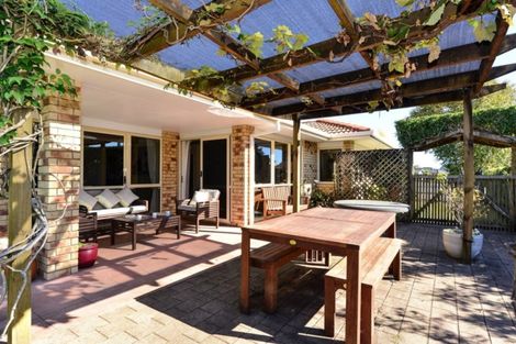 Photo of property in 19 Mangakoea Place, St Andrews, Hamilton, 3200