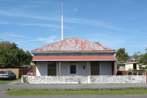 Photo of property in 11 Russell Street, Westport, 7825