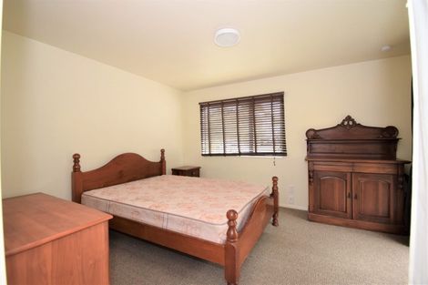 Photo of property in 2 Queen Street, Brighton, Dunedin, 9035