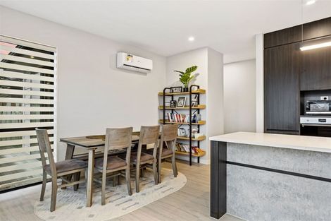 Photo of property in 37 Vinistra Road, Kumeu, 0810