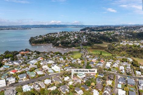 Photo of property in 13b Rodney Road, Northcote Point, Auckland, 0627
