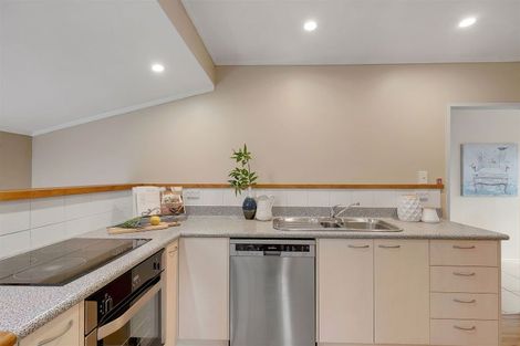 Photo of property in 27 Hicks Close, Whitby, Porirua, 5024