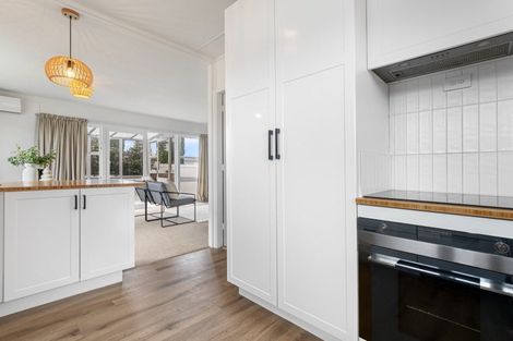 Photo of property in 394a Devonport Road, Tauranga South, Tauranga, 3112