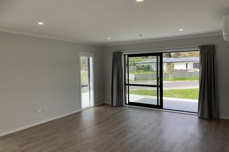 Photo of property in 4 Kingi Te Ahoaho Place, Otaki, 5512