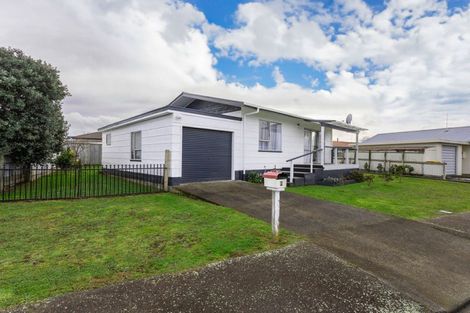 Photo of property in 8 Mccallum Street, Dannevirke, 4930