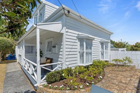 Photo of property in 20 Vincent Road, Northcote Point, Auckland, 0627