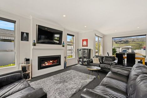 Photo of property in 15 De Bettencor Place, Mount Pisa, Cromwell, 9383