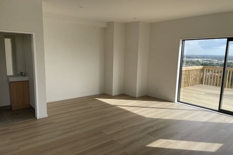 Photo of property in 9a Crestview Rise, Papakura, 2110