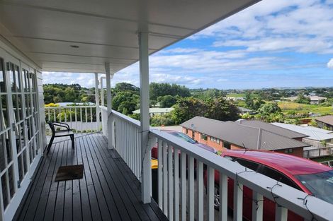 Photo of property in 9 Trosk Place, Waiuku, 2123