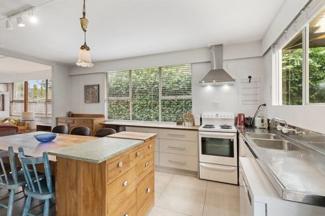 Photo of property in 104 Beverley Terrace, Whangamata, 3620