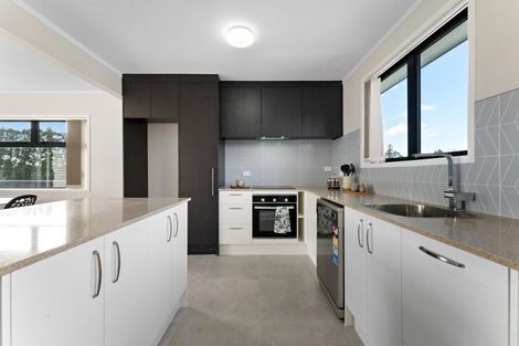 Photo of property in 233 Trigg Road, Kumeu, 0891