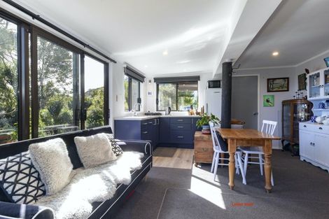 Photo of property in 125 Seaview Road, Piha, 0772