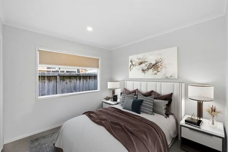 Photo of property in 35a Doment Crescent, Orewa, 0931