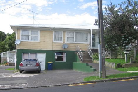 Photo of property in 3/9 College Road, Northcote, Auckland, 0627