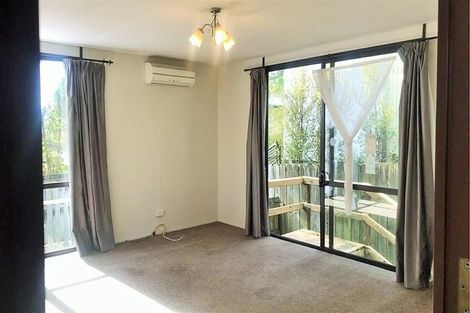 Photo of property in 2/11 Kahikatea Place, Ranui, Auckland, 0612