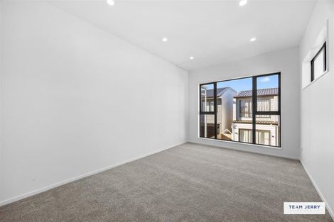 Photo of property in 30 Whare Kauri Road, Papakura, 2110