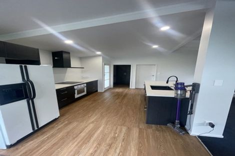 Photo of property in 46 Judkins Crescent, Cockle Bay, Auckland, 2014