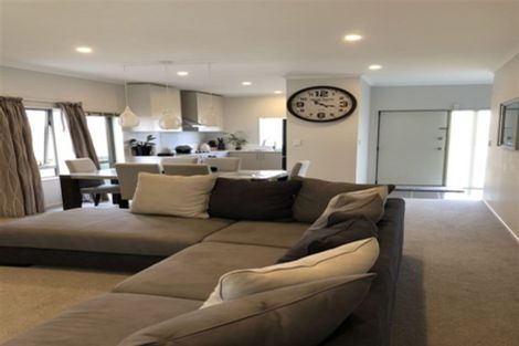 Photo of property in 22 Taiaapure Street, Weymouth, Auckland, 2103