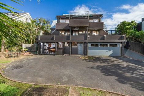 Photo of property in 18 Tiri Road, Milford, Auckland, 0620