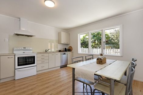Photo of property in 1/93 Hobsonville Road, West Harbour, Auckland, 0618